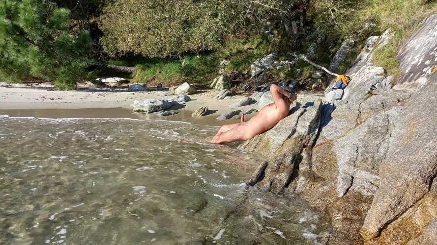 The beach boner time