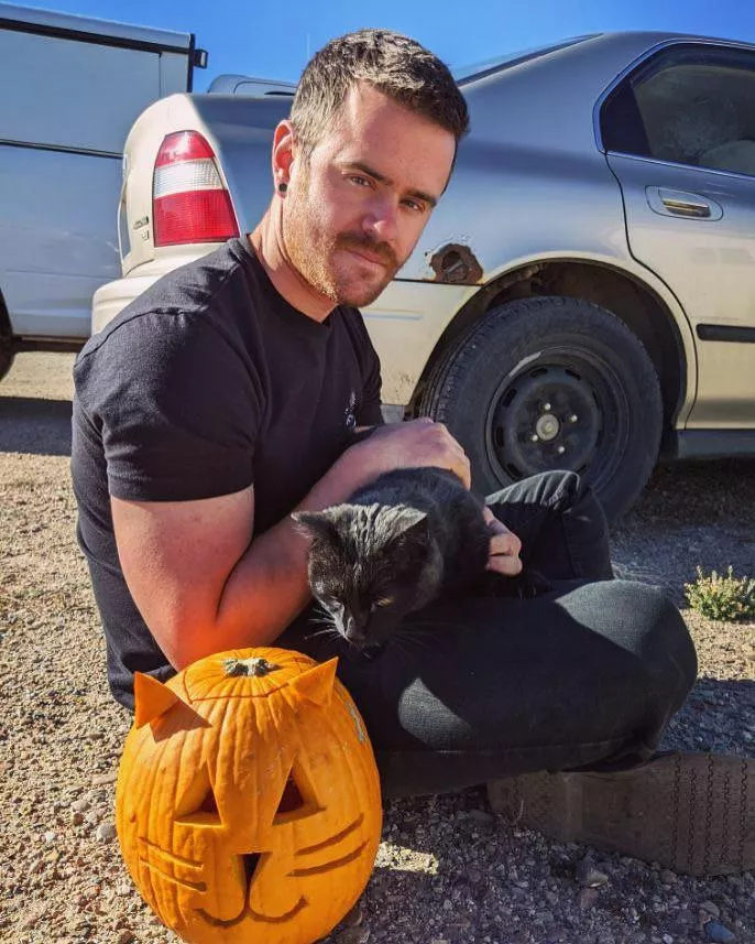 The neighbor and I carved pumpkins in honor of this cat that hangs out in our dumpster. Her name is Garbage and sometimes she smells like pizza. The neighbor and I carved pumpkins in honor of this cat that hangs out in our dumpster. Her name is Garbage and sometimes she smells like pizza.