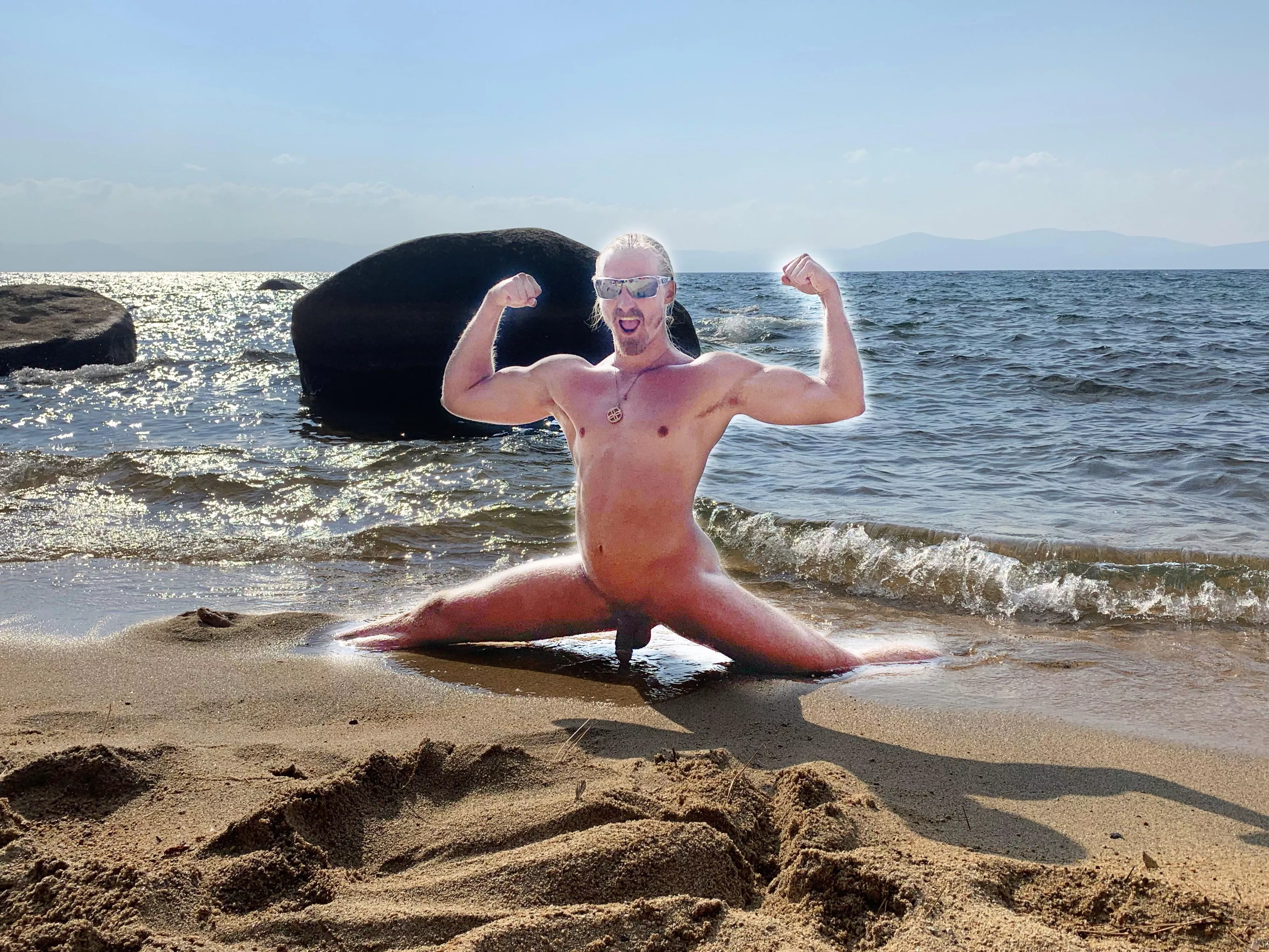 The splits pose in the sun on beach sand is one of the most incredible feelings π the beach is my favorite place for yoga and stretching. ππ The splits pose in the sun on beach sand is one of the most incredible feelings π the beach is my favorite place for yoga and stretching. ππ