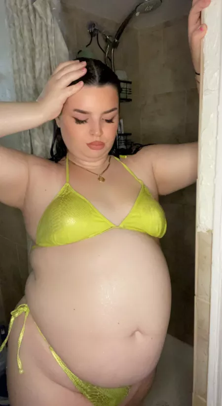 There isn’t room for one more… I kinda take up the whole stall 🤪🐷