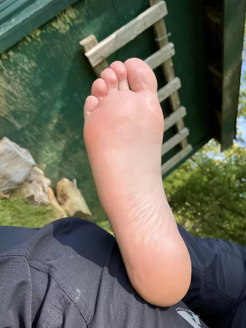 There’s nothing like slippin’ off my shoes and feeling fresh air.