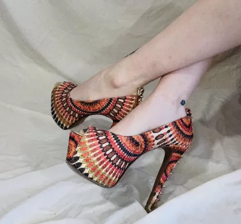 These new heels are so fun😍