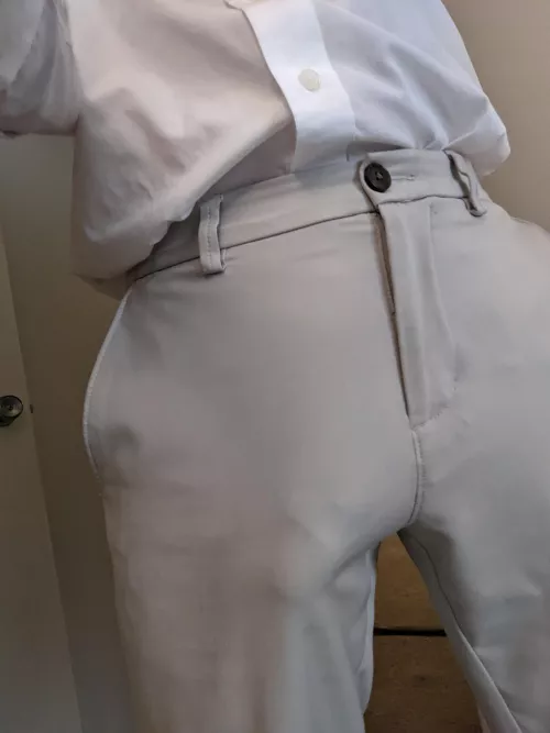 These pants aren't even that skinny 😩