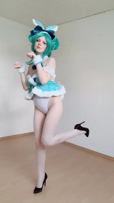 This bunny loves to show off. Do you like me doing this pose?