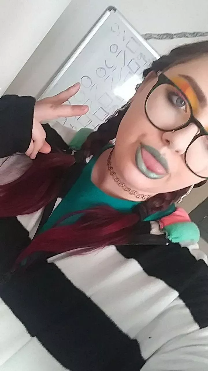 This is a picture from halloween of last year. I'm alone today and feeling like there's no reason to dress up... halloween is my favorite and it doesn't feel special at all today :( seeing everyone together is making me so sad, but I'm sending everyo This is a picture from halloween of last year. I'm alone today and feeling like there's no reason to dress up... halloween is my favorite and it doesn't feel special at all today :( seeing everyone together is making me so sad, but I'm sending everyo