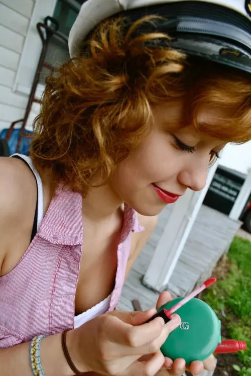 This is me at age 18 (a throwback, I was so cute !