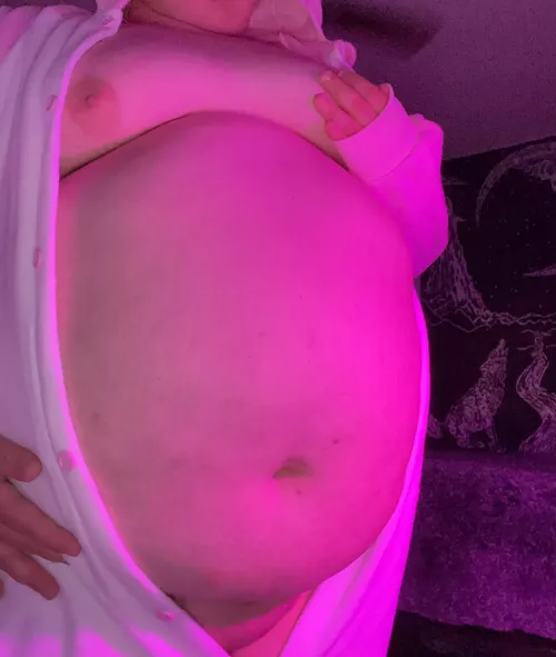 This piggy is extra stuffed tonight. 🐷😮‍💨