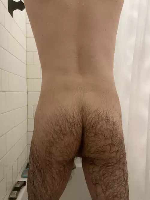 This shower comes with a view🍑