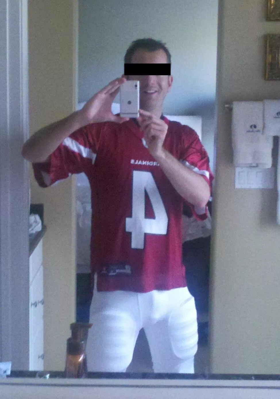 Throwback to my Halloween costume a few years ago. I don’t play football. I didn’t know you’re supposed to wear a jock. Oops. Throwback to my Halloween costume a few years ago. I don’t play football. I didn’t know you’re supposed to wear a jock. Oops.