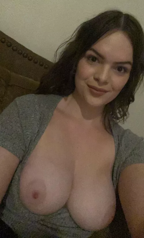 tits out !😋