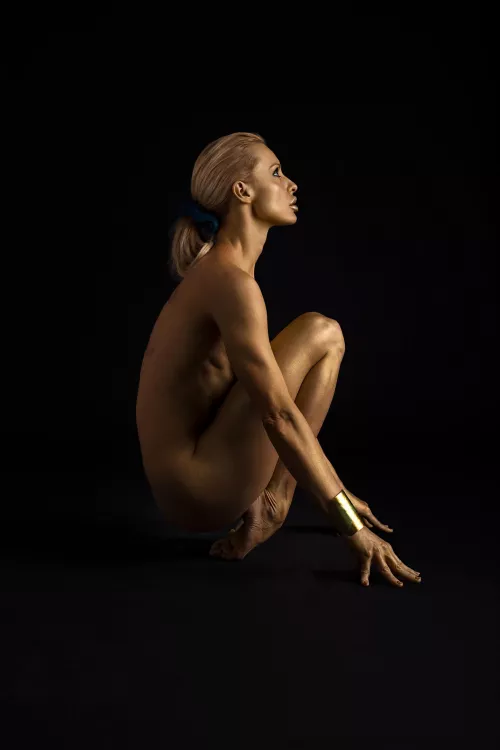 Toe stand leading into child pose. Have a wonderful Saturday! Toe stand leading into child pose. Have a wonderful Saturday!