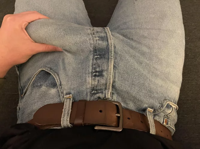 Too thick for these jeans 🤤