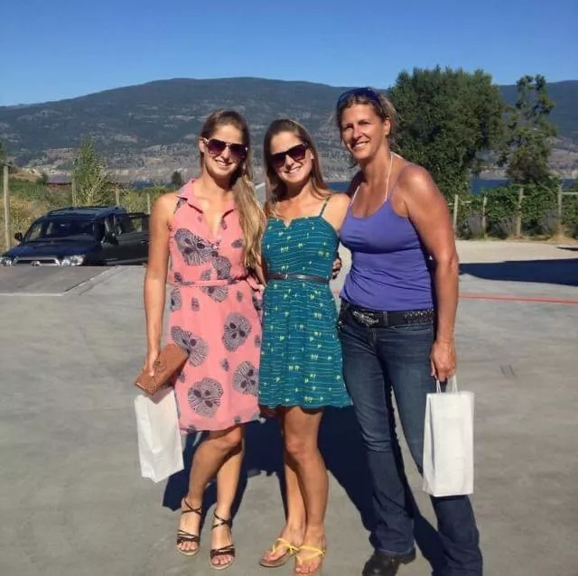 Twins and mom, who’s getting fucked??
