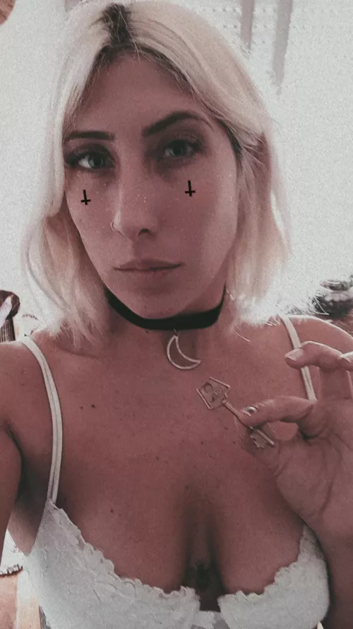 U will be buried with the cage I have the key to 😈