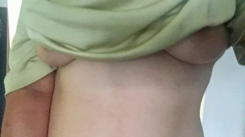 Underboob from after a week of dieting [f]