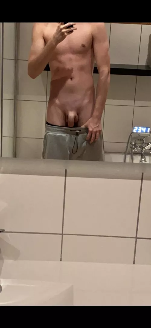 Upvote if you want a free nude🤭