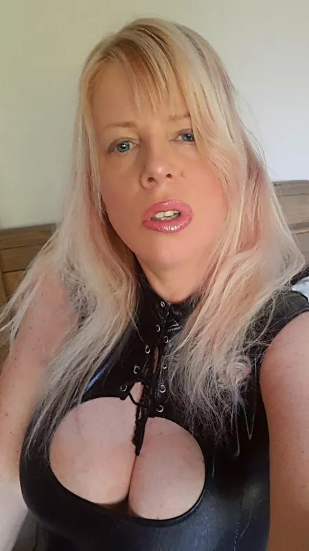 Upvote if you want to fuck ne