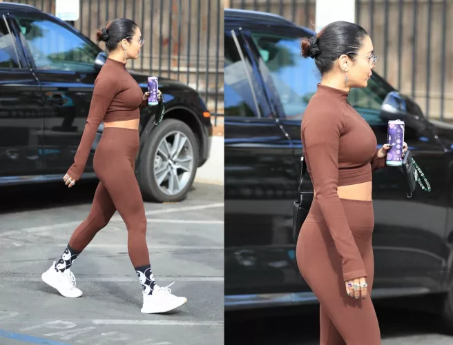 Vanessa Hudgens is just so fucking hot.