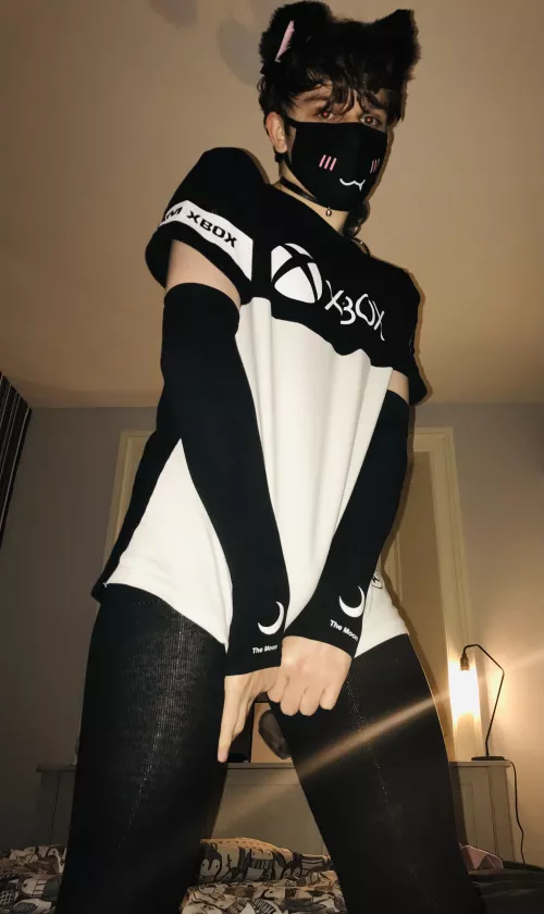 Wanna come play with my analogue stick?