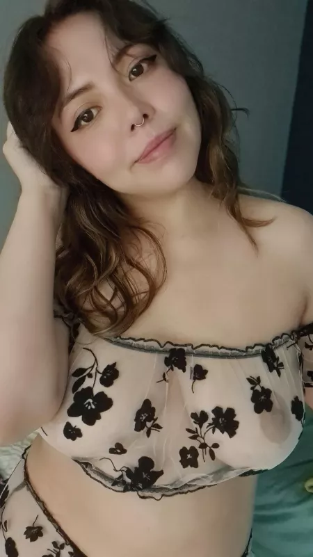 Wanna hang out? 🍒