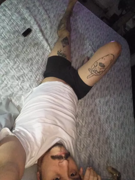 Wanna join? Bored at work. Have a good day and hit me up 😊