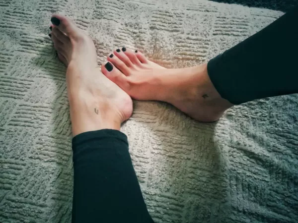 Wanna lick them 🔥💙?