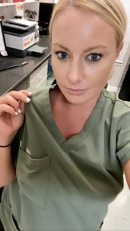 Wanna see what’s under these scrubs?? Check out my FREE page and take a look at my big ass and tits😜 (link in comments)