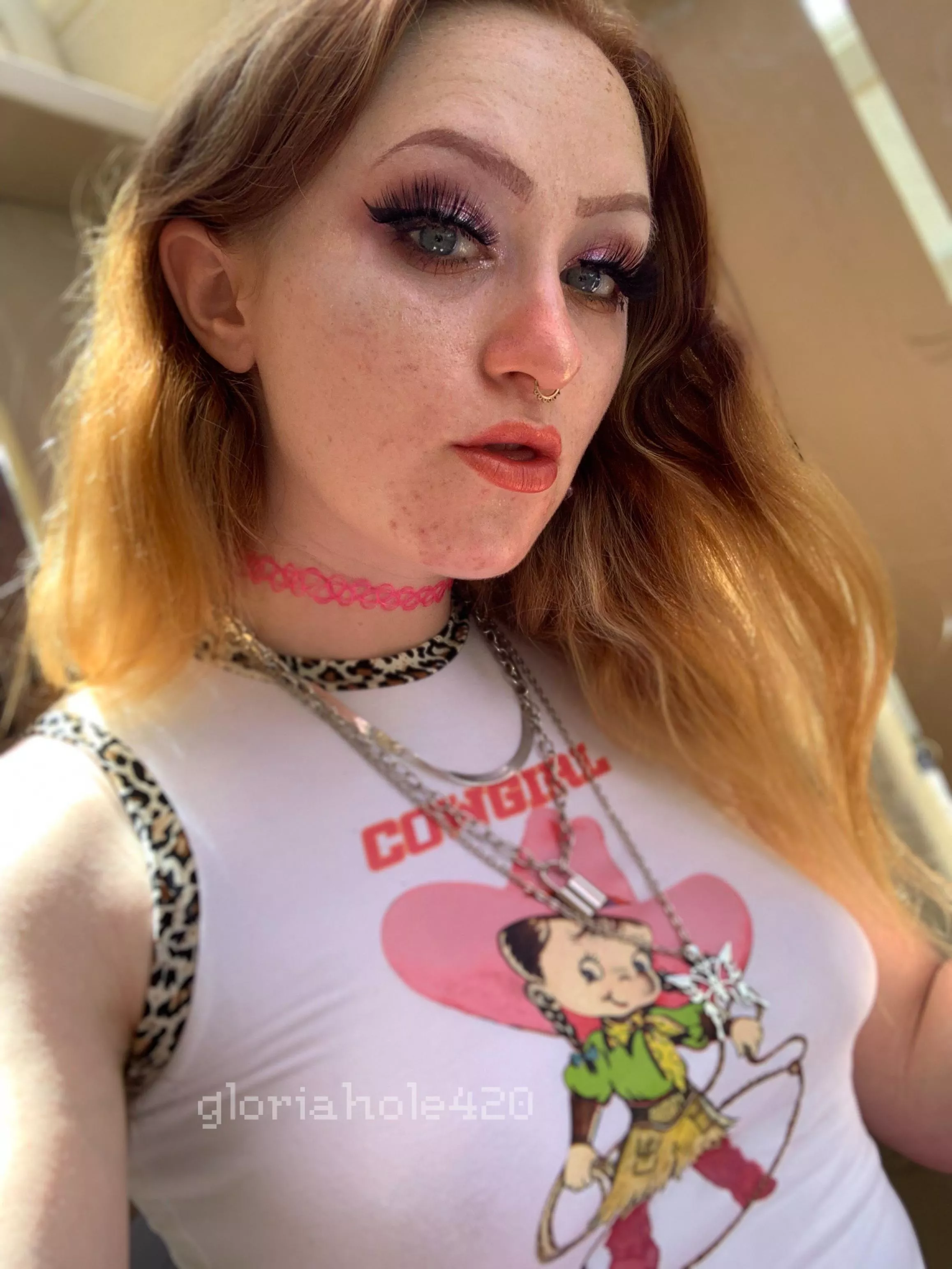 wearing fake eyelashes for the first time in foreverrrr 🤠