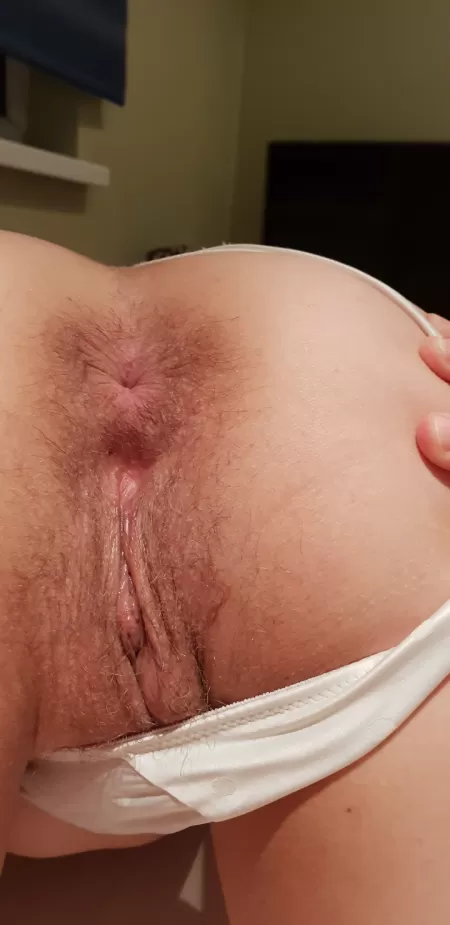 Wet MILF pussy