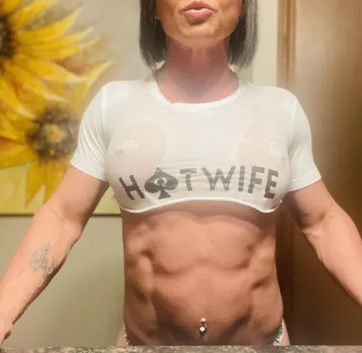 Wet t-shirt Titty Tuesday. Anyone up for sucking my wet tits? (F)🖤😈💋