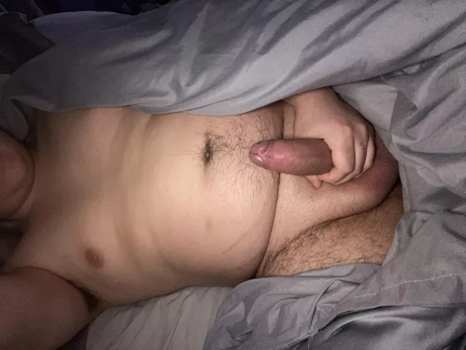 What a shame I’m all alone in bed rn!! Dm welcome!!