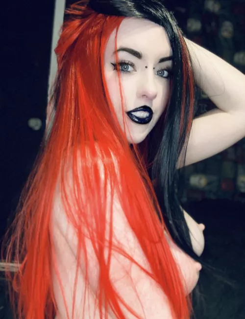 What band are we going to listen to while we fuck? 🖤