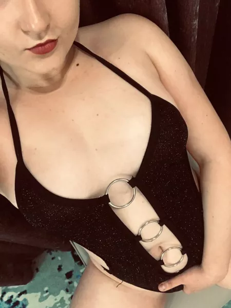 What do you think of my little pussy and protruding boobs? 🍓🍒😜You want to see it, come in.🔥💋Free trial Link in comments