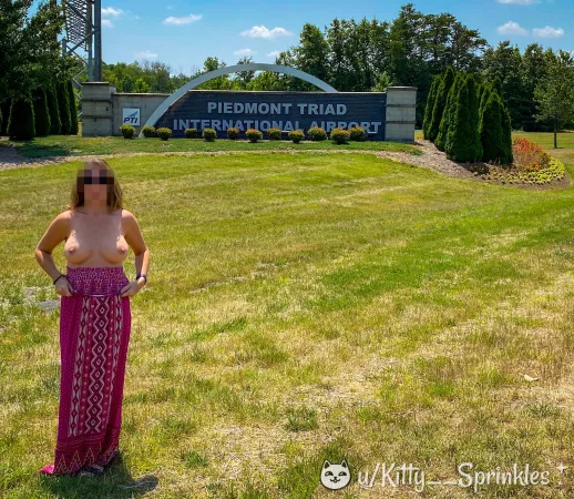 What does a bad Kitty do when she goes prowling around town?? Stay tuned to find out 😺