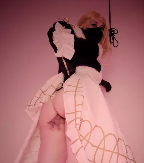 What's under my skirt 😏