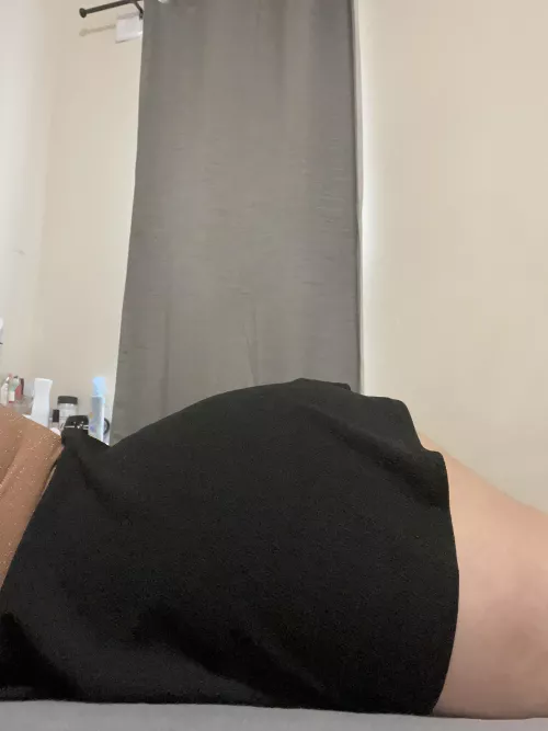 what’s under that skirt 😎