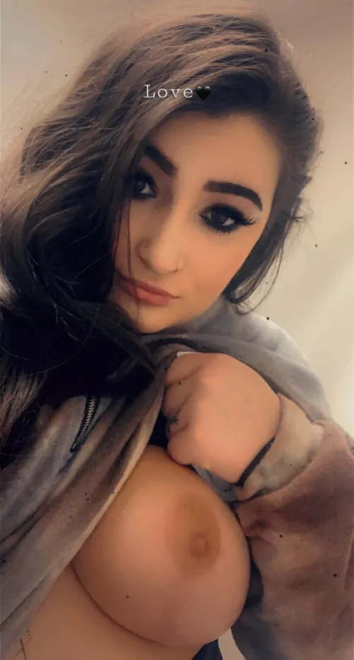 When working 😏 sub for free rn!