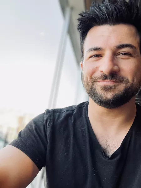 When you’re finally happy with a photo of yourself then realize you’re covered in cat hair 🤦‍♂️🤷🏼‍♂️🐱