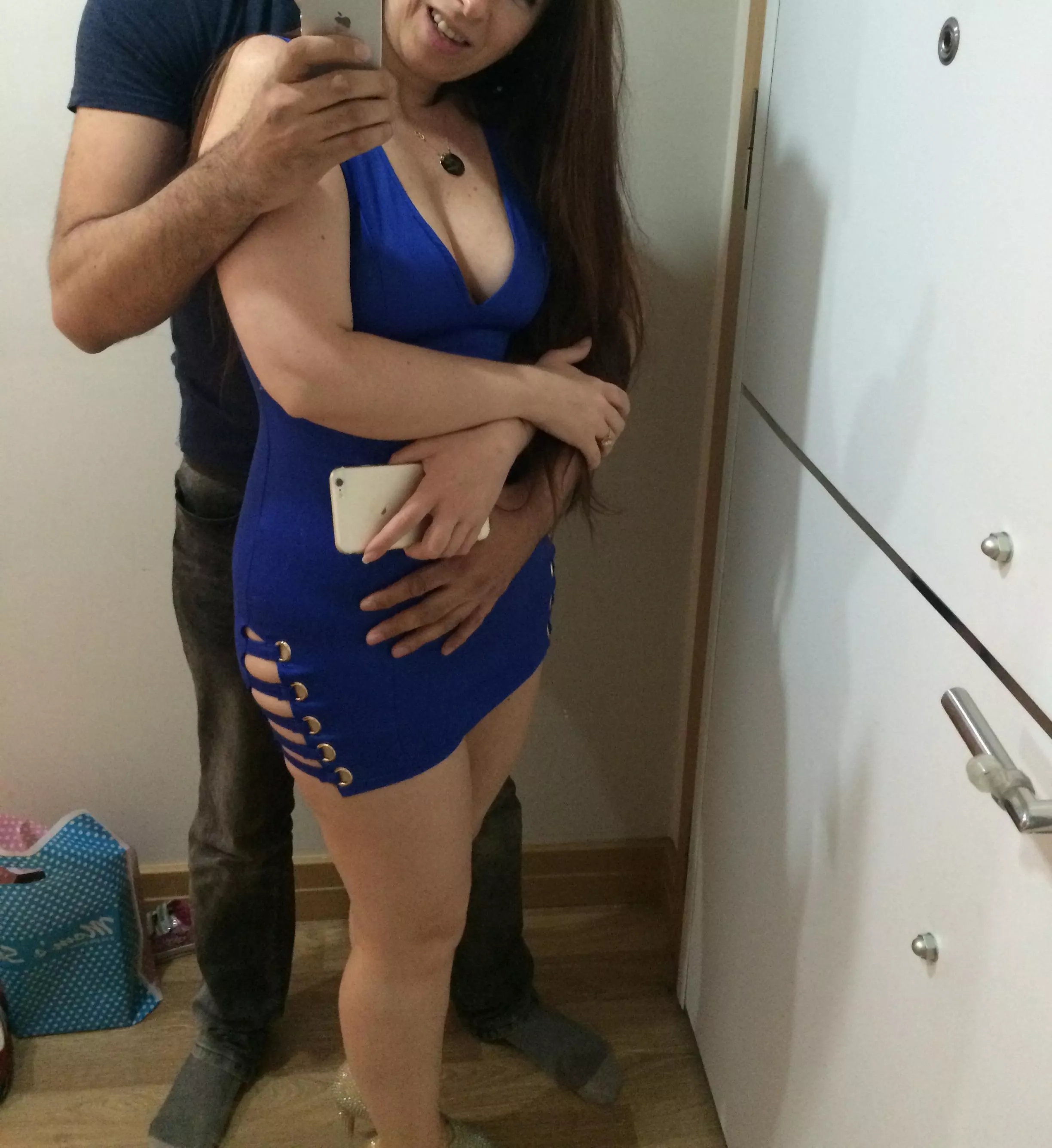 While you are looking at this picture, this man will be fucking my married pussy. Those who want a video of cumshot to my face send awards ... While you are looking at this picture, this man will be fucking my married pussy. Those who want a video of cumshot to my face send awards ...
