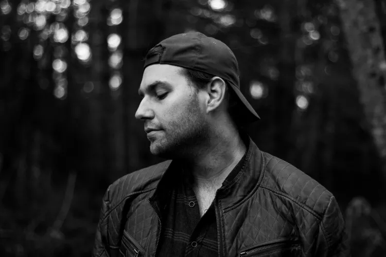 Who doesn't love a moody black and white moment?