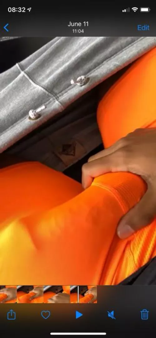 Who likes orange 🍊