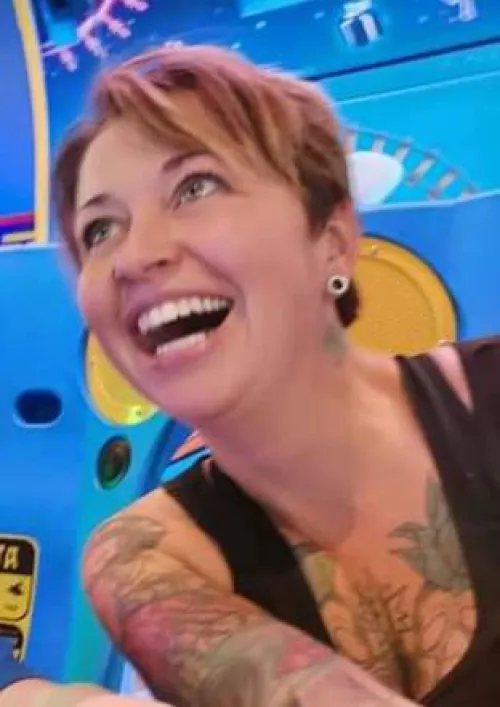 Who wants to come over and fuck me in front of my husband. Anything goes