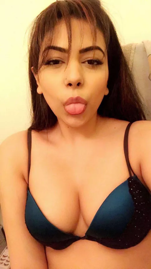 Who wants to cum on this bitch?