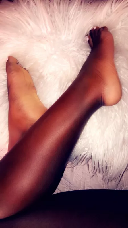 Wish I had a peasant to worship these feet 💕🐷🎀