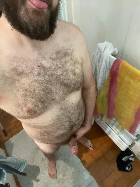 Woke up like this. Someone wanna get on their knees? 😏