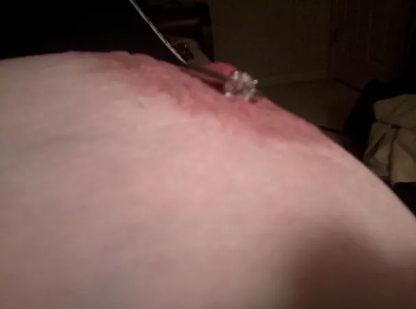 Would love someone to cum on my wife’s tit and wedding ring.