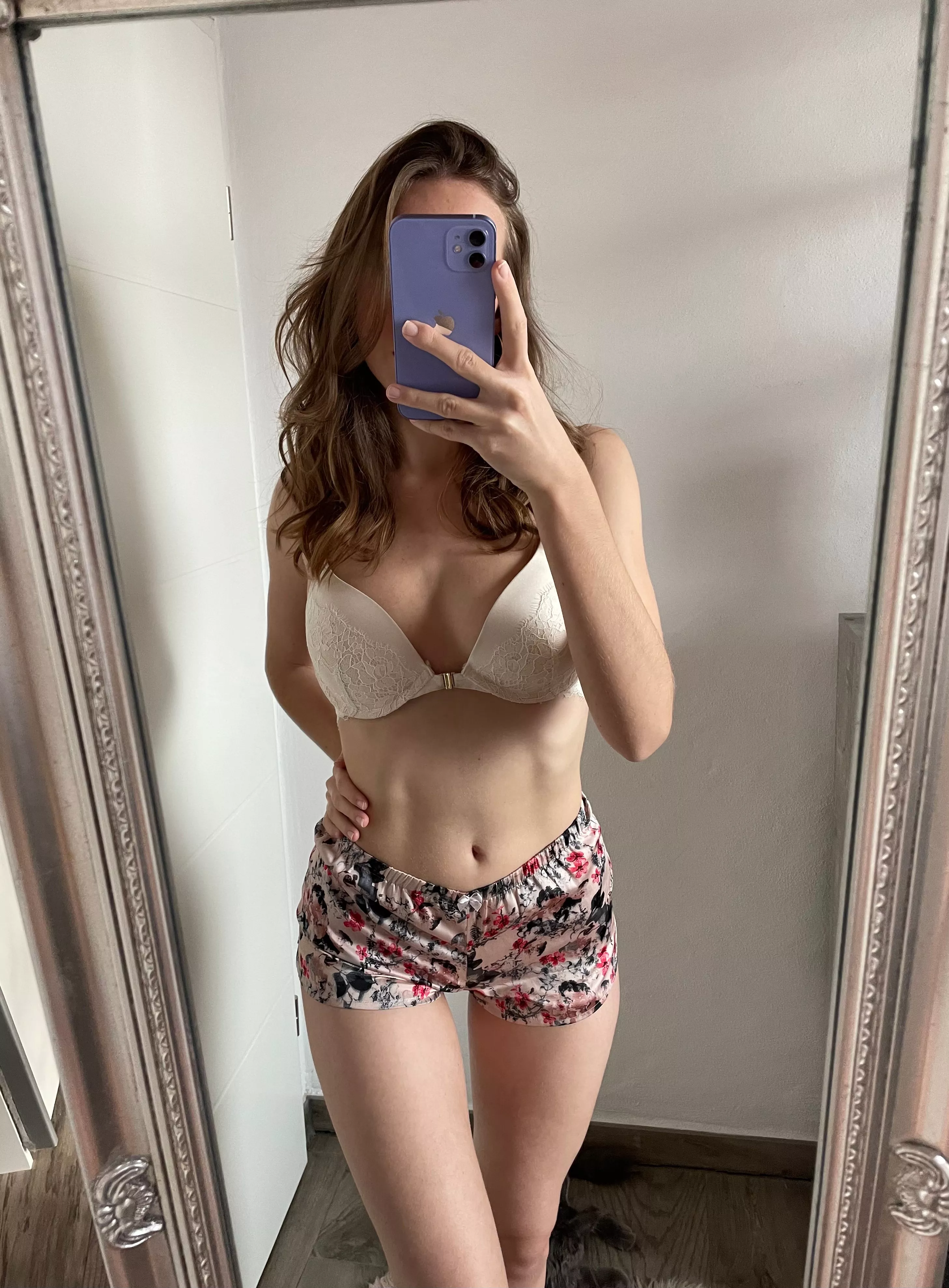 would you fuck a tiny girl in cute shorts? 😋