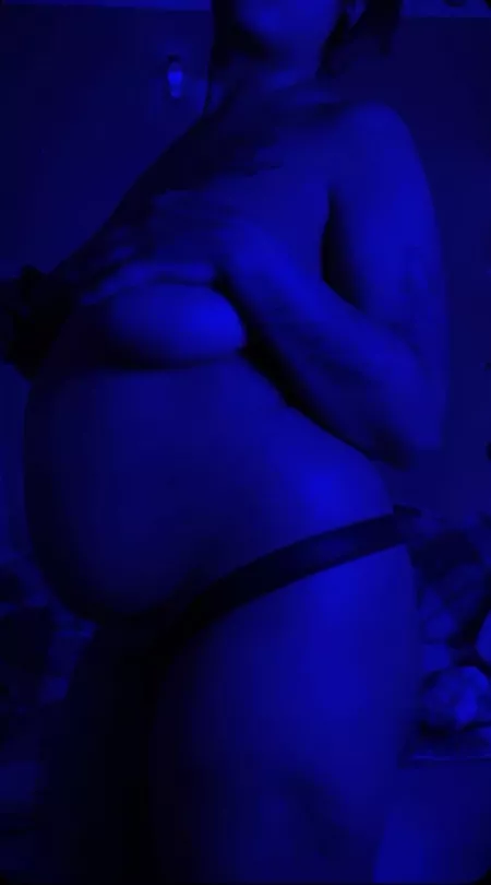 Would you like chubby, tatted, goth milfs for dessert?