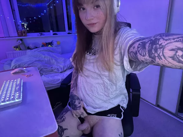 Wouldn’t you love to be under my desk right now?