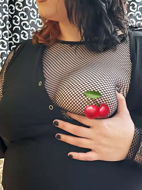 Wyd if you see me in the club in this? 🖤 Check out my FREE OnlyFans to see more pics & vids 🥀 Daily posts, dick ratings, sexting, & no PPV 🦇 Link in comments 🕸